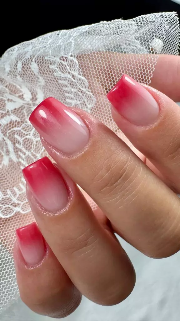 Dépose d'ongles en gel